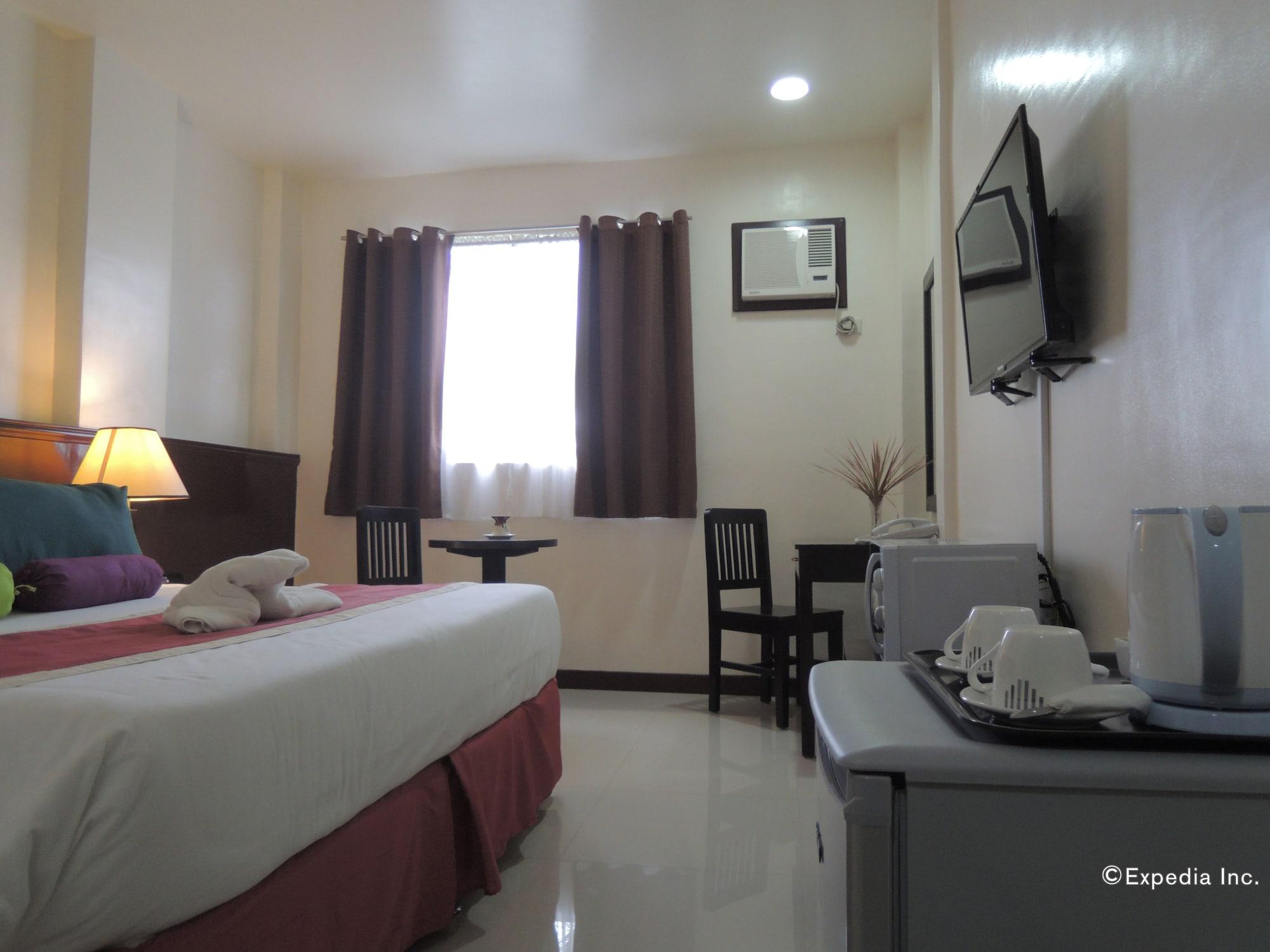 Days Hotel Cebu - Toledo Экстерьер фото