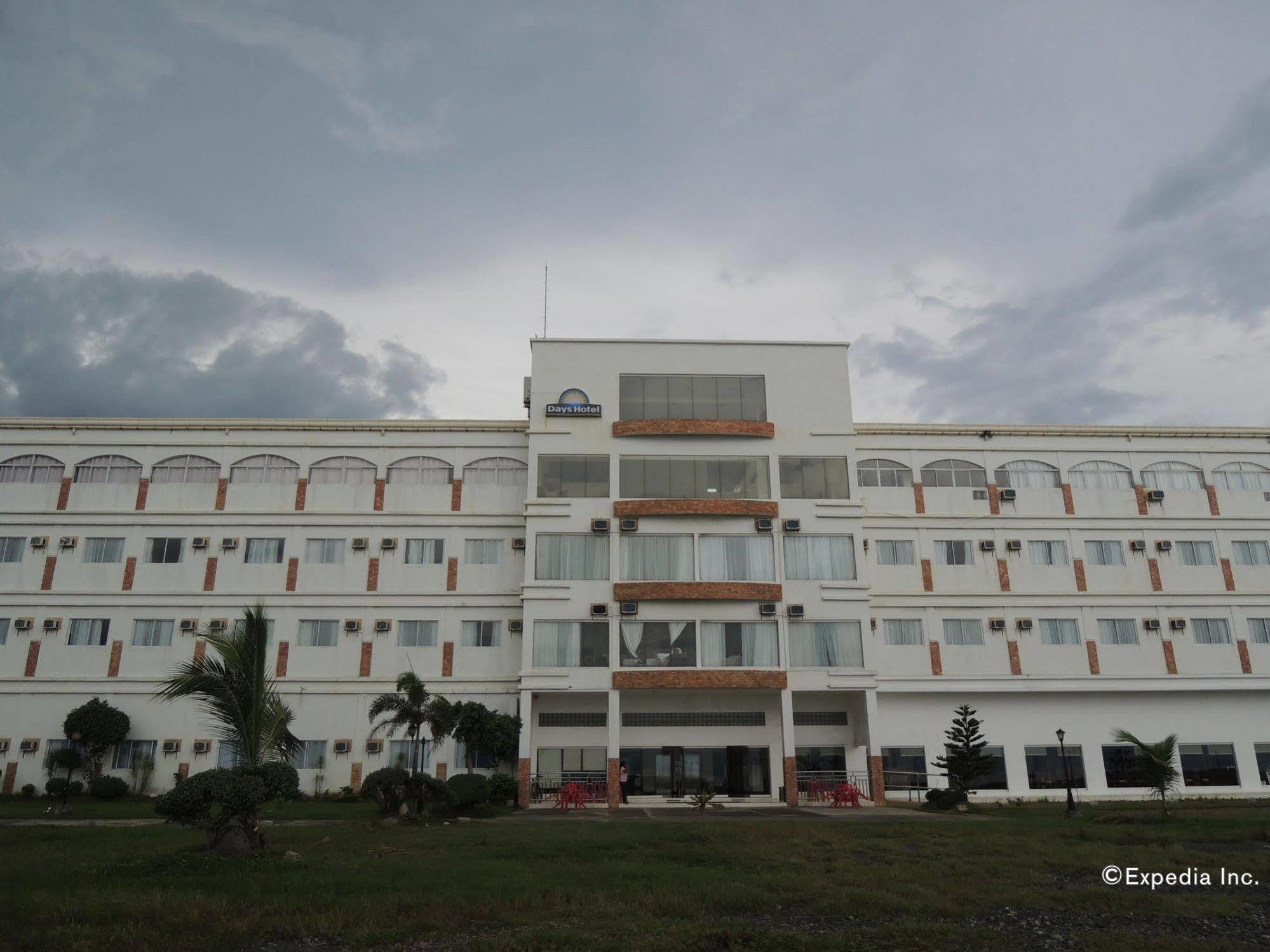 Days Hotel Cebu - Toledo Экстерьер фото